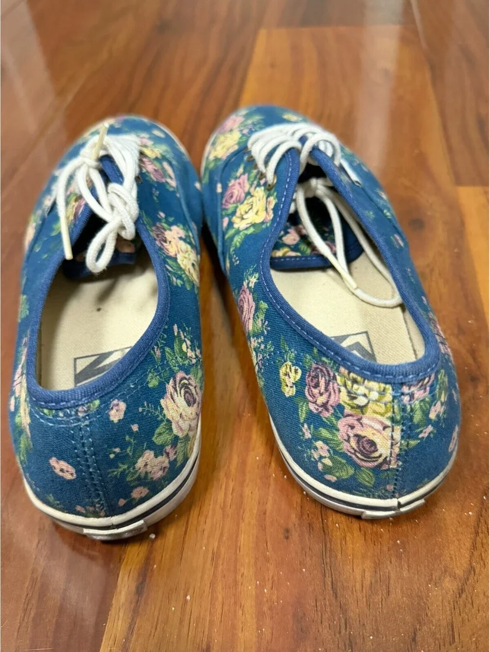 VANS Blue Floral Flower Lace Up Comfort Cushion Skate Shoe Womens Size 9 Men 7.5
